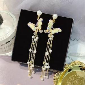 🎀NWT Mother Of Pearl White Golden Color Drop Butterfly Designer Earrings